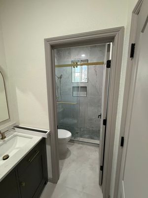 Stylish Bathroom with Marble Walls